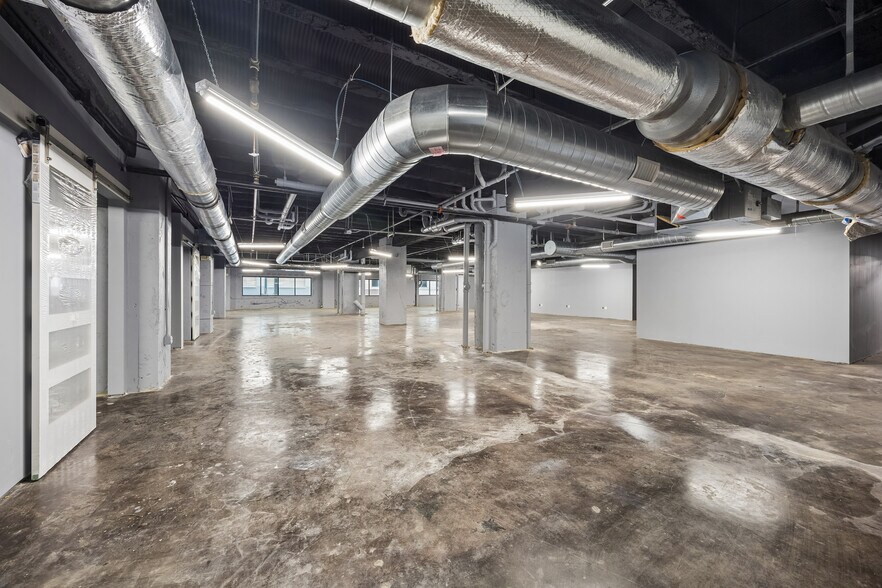 More Photos Of 917 Main St, Houston Apartments For Sale