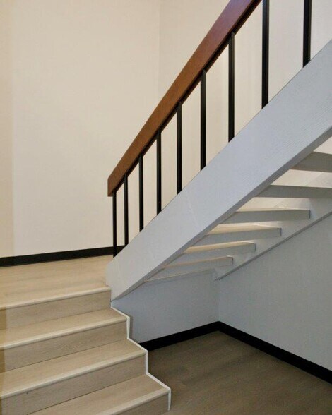 More Photos Of 9818 Whithorn Dr, Houston Office For Sale