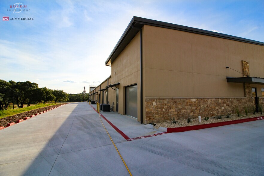 More Photos Of 12 Truss Dr, Boerne General Retail For Sale