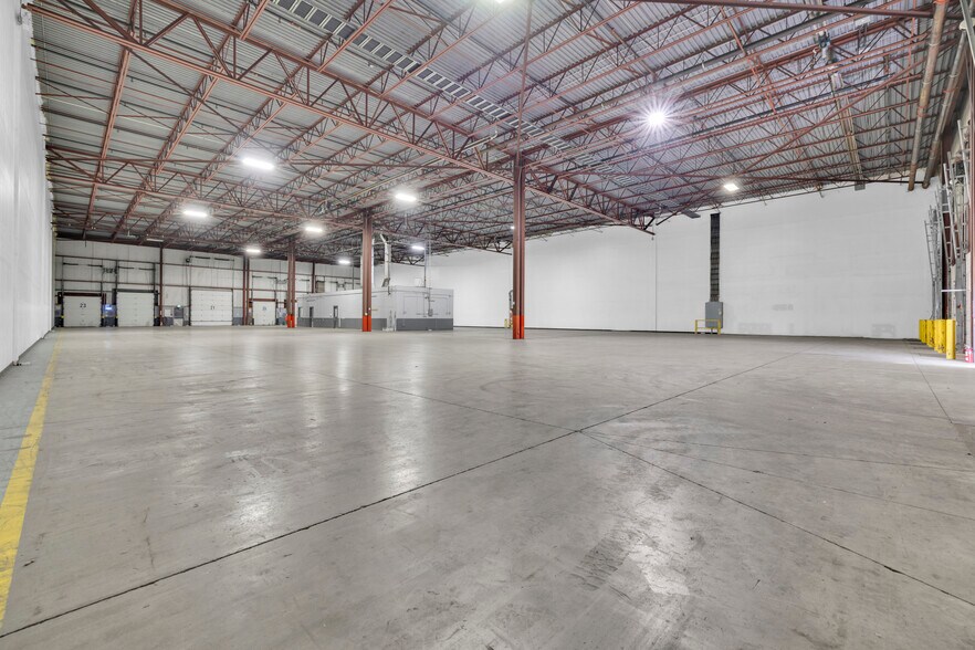 More Photos Of 599 Sprucewood Ave, Windsor Warehouse For Lease