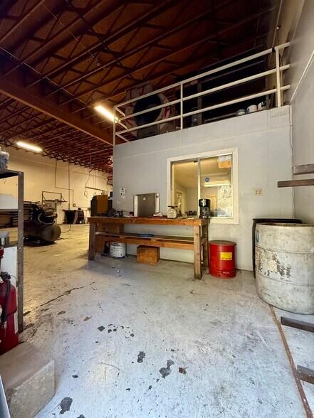 More Photos Of 110 Spring Hill Dr, Grass Valley Manufacturing For Sale