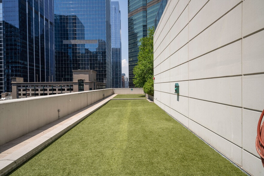 More Photos Of 210 N Wells St, Chicago Apartments For Lease