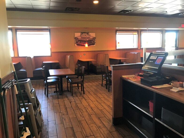 More Photos Of 7065 Winchester Rd, Memphis Restaurant For Lease
