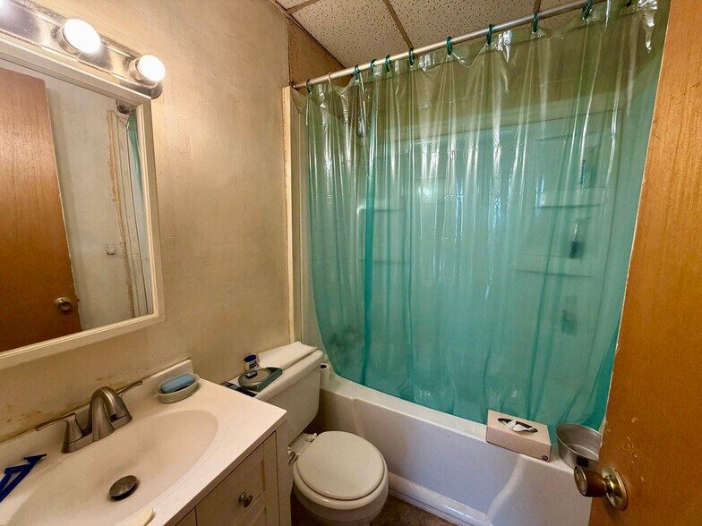 More Photos Of 8224-8226 Fort Smallwood Rd, Baltimore Apartments For Sale
