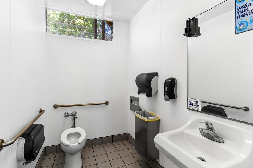 More Photos Of 1001 N H St, Lompoc Convenience Store For Sale