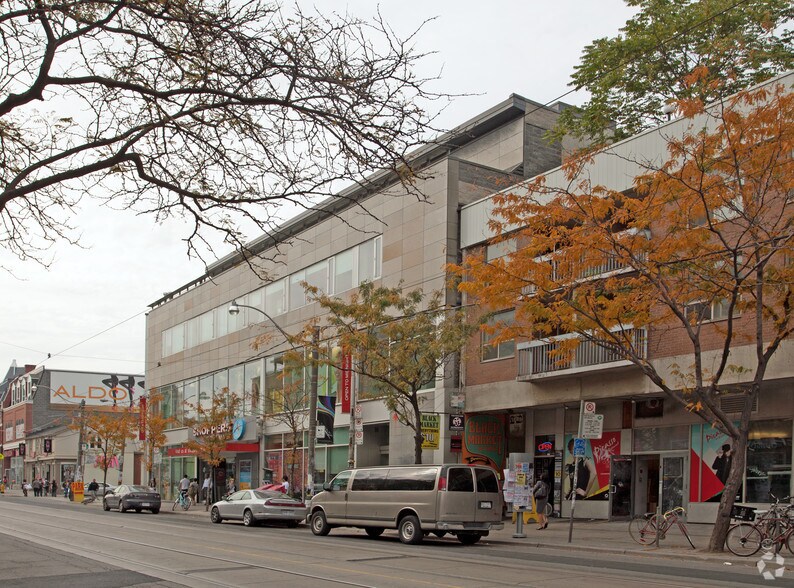 More Photos Of 252-260 Queen St W, Toronto General Retail For Lease