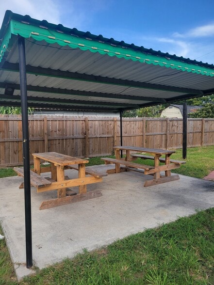 More Photos Of 2770 Strawberry Rd, Pasadena Restaurant For Sale