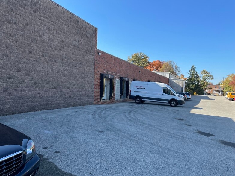 More Photos Of 6215 Ardleigh St, Philadelphia Warehouse For Lease