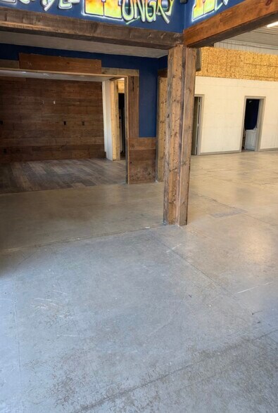 More Photos Of W5037 Amy Ave, Kaukauna Service For Lease