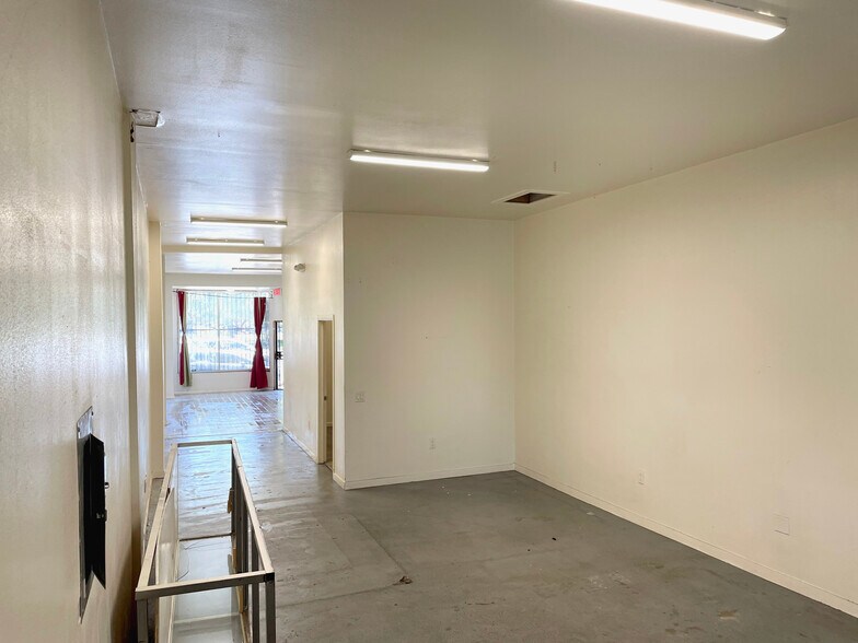 More Photos Of 10209 S Central Ave, Los Angeles Convenience Store For Lease