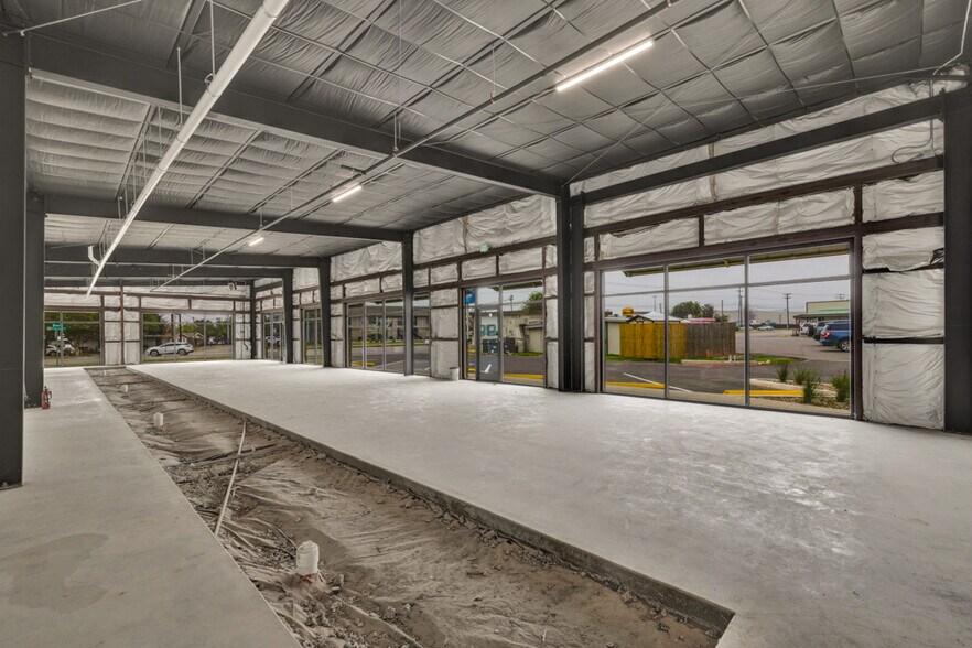 More Photos Of 840 S Business IH 35 St, New Braunfels Storefront For Lease
