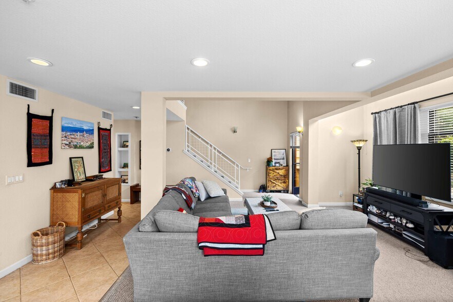 More Photos Of 577 Laurel St, San Carlos Apartments For Sale