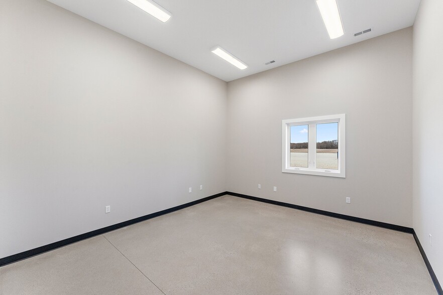 More Photos Of 280 Cr-325 E, Valparaiso Warehouse For Sale