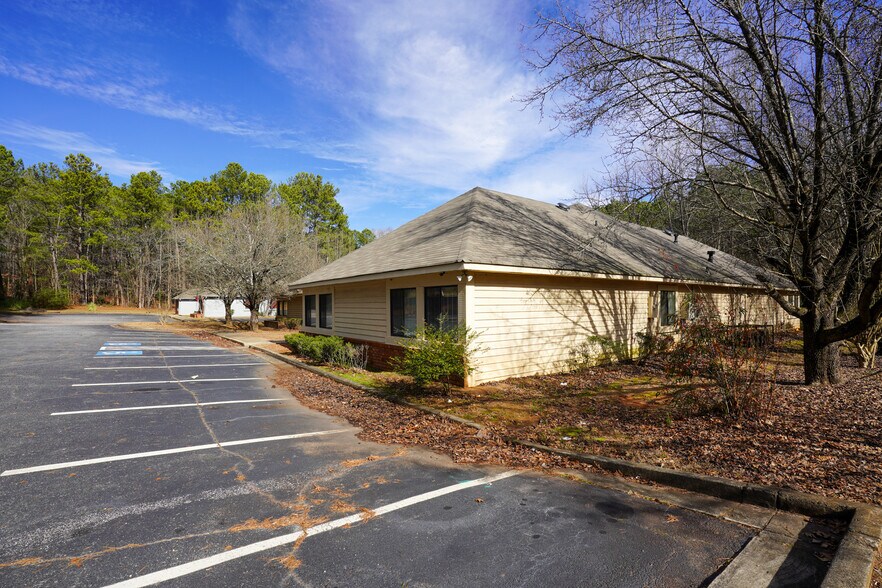 More Photos Of 2950 Stone Hogan Connector Rd SW, Atlanta Medical For Sale