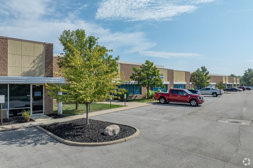 More Photos Of 909 Canterbury Rd, Westlake Warehouse For Lease