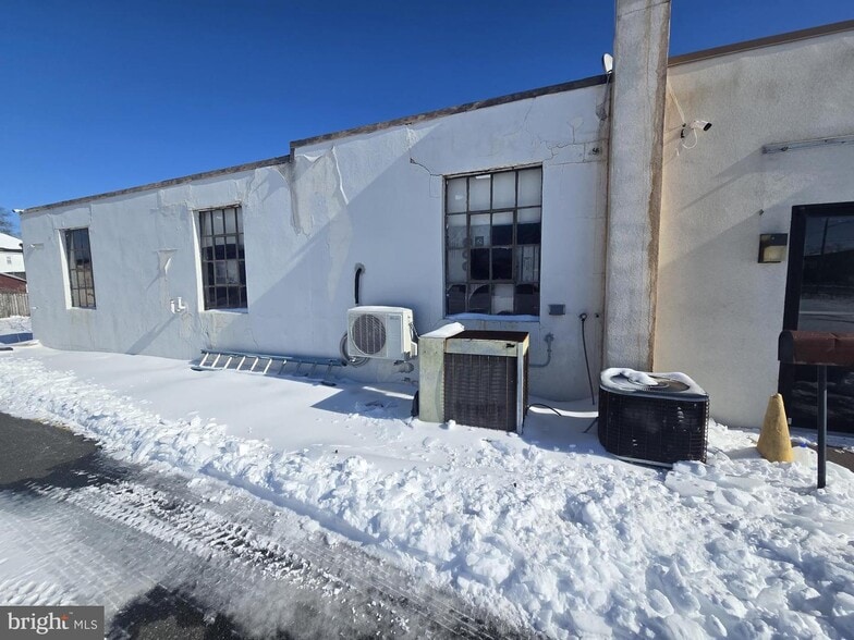 More Photos Of 512-520 W Chestnut Ave, Vineland Light Distribution For Sale