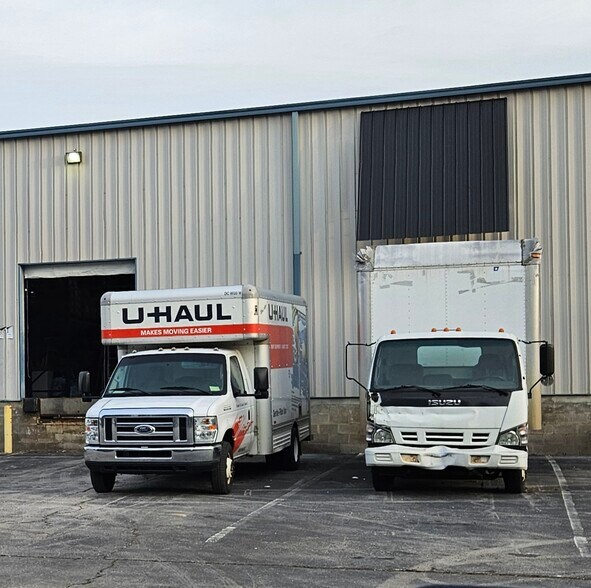 More Photos Of 1543 Columbia Ave, Franklin Warehouse For Lease