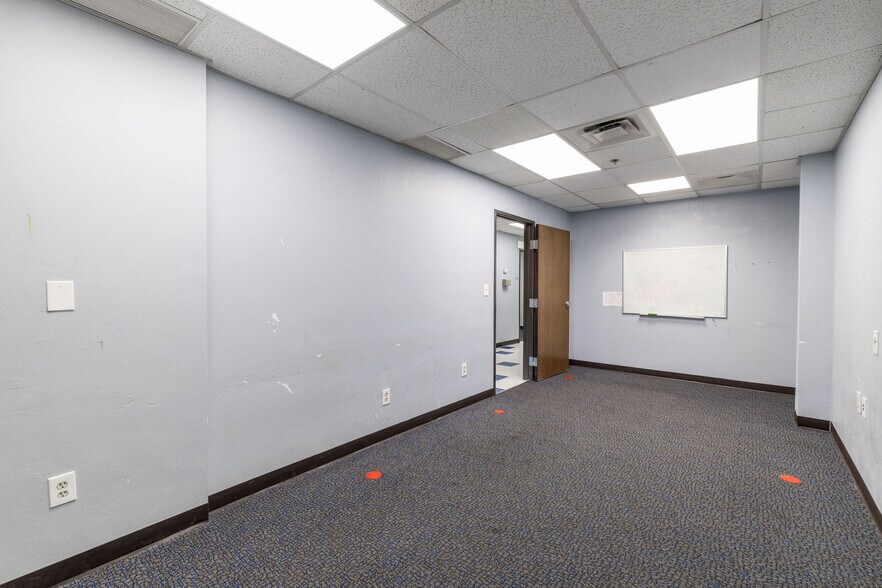 More Photos Of 744 SE 25th St, Oklahoma City Medical For Lease