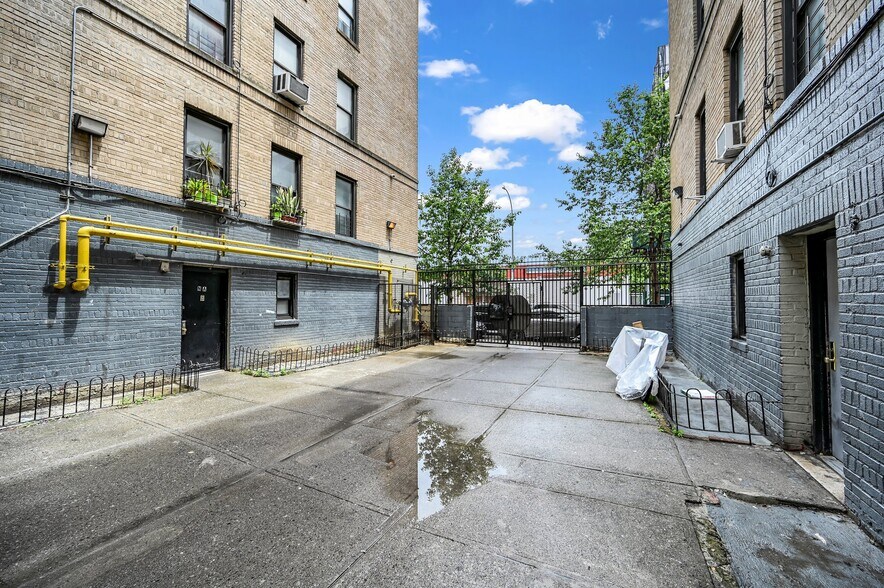 More Photos Of 1967-1971 Marmion Ave, Bronx Apartments For Sale
