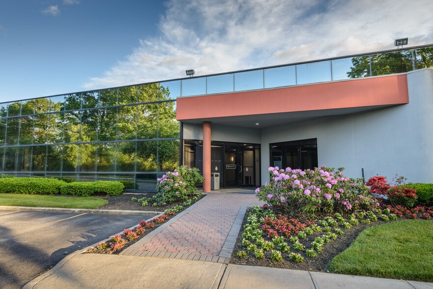 More Photos Of 532 Broadhollow Rd, Melville Office For Lease