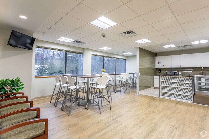 More Photos Of 55 Greens Farms Rd, Westport Office For Lease