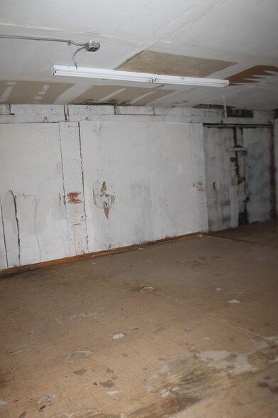 More Photos Of 46 Grace St, Irvington Warehouse For Sale