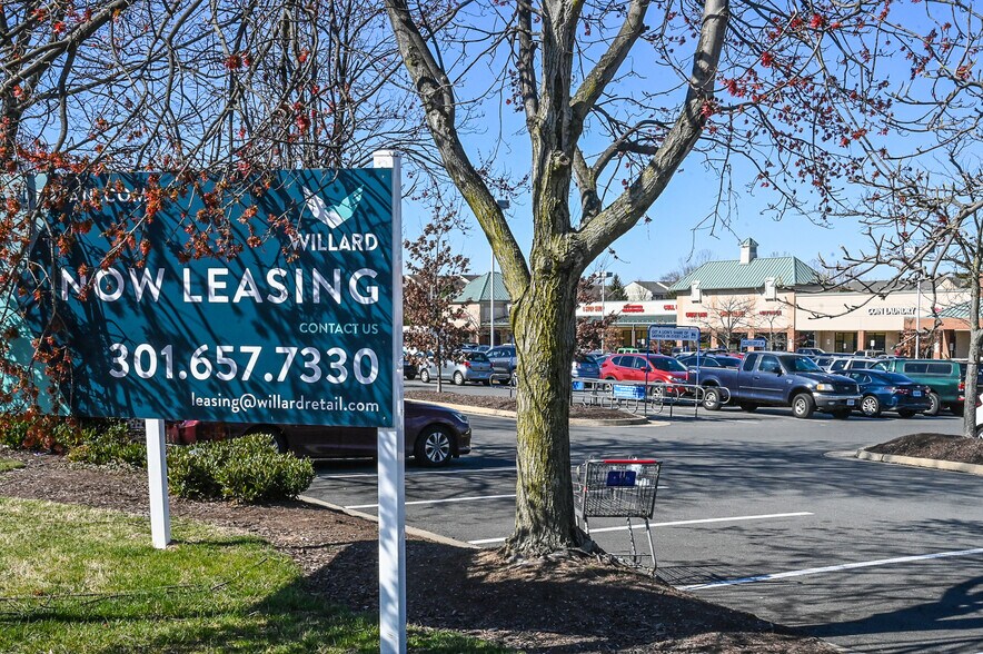 More Photos Of 1040-1096 Elden St, Herndon Unknown For Lease