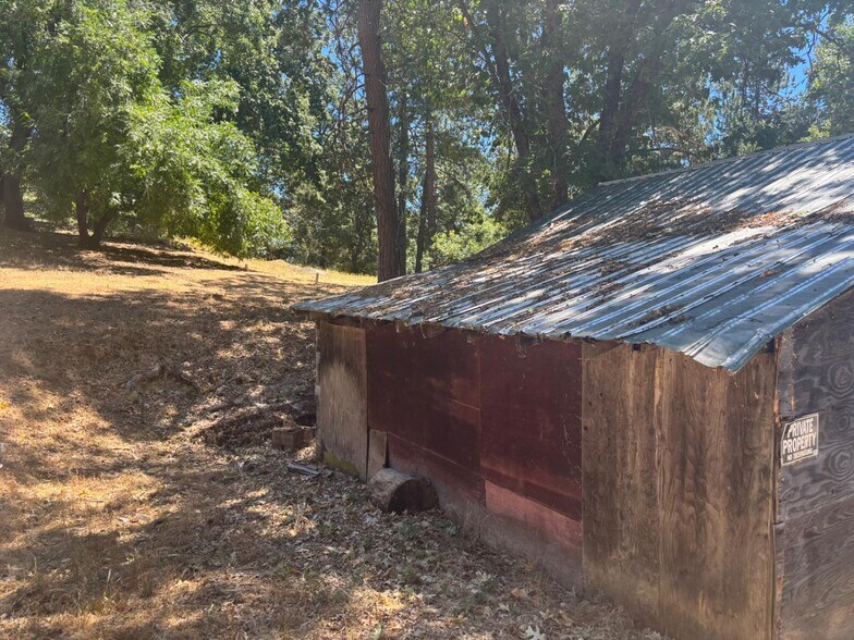 More Photos Of 15574 Hinton Rd, Pioneer Land For Sale