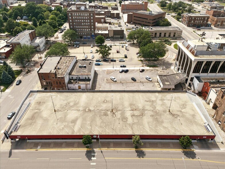 More Photos Of 7 S 4th St, Council Bluffs Health Club For Sale