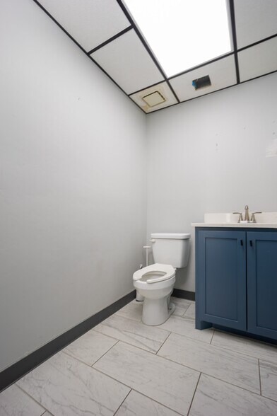 More Photos Of 2805 Broce Dr, Norman Warehouse For Sale