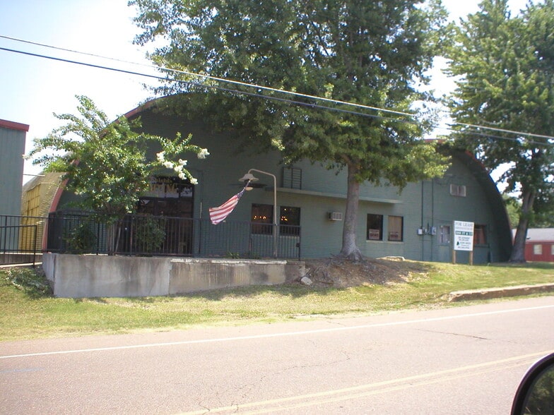Primary Photo Of 176-184 Mt Pleasant Rd, Collierville Warehouse For Sale