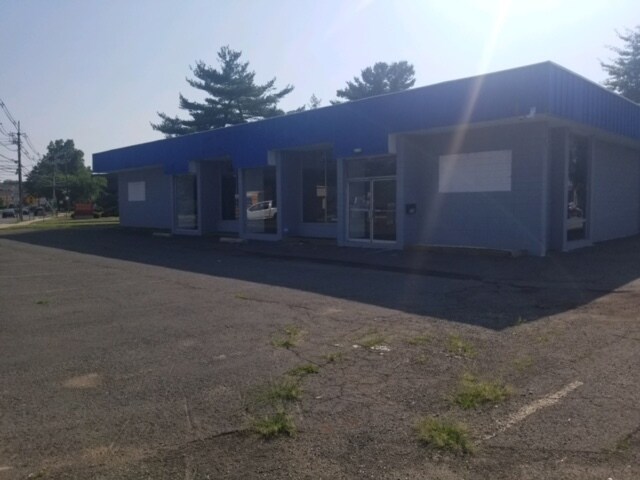 More Photos Of 770 Georges Rd, North Brunswick Storefront For Lease