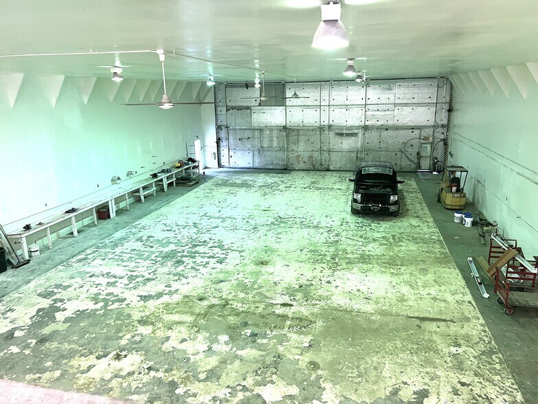 More Photos Of 1975 Alex Holden Way, Juneau Airplane Hangar For Sale