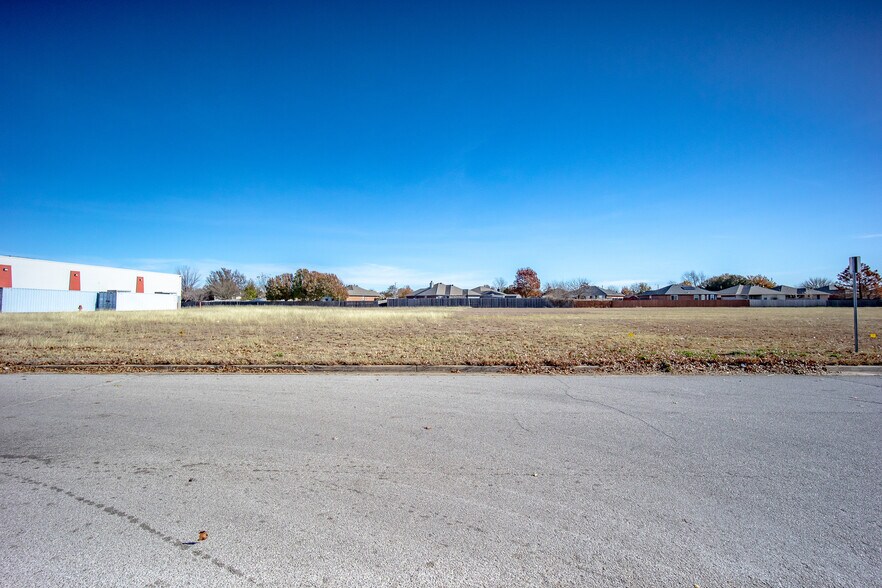 More Photos Of 951 Sonoma Park Dr, Norman Land For Sale