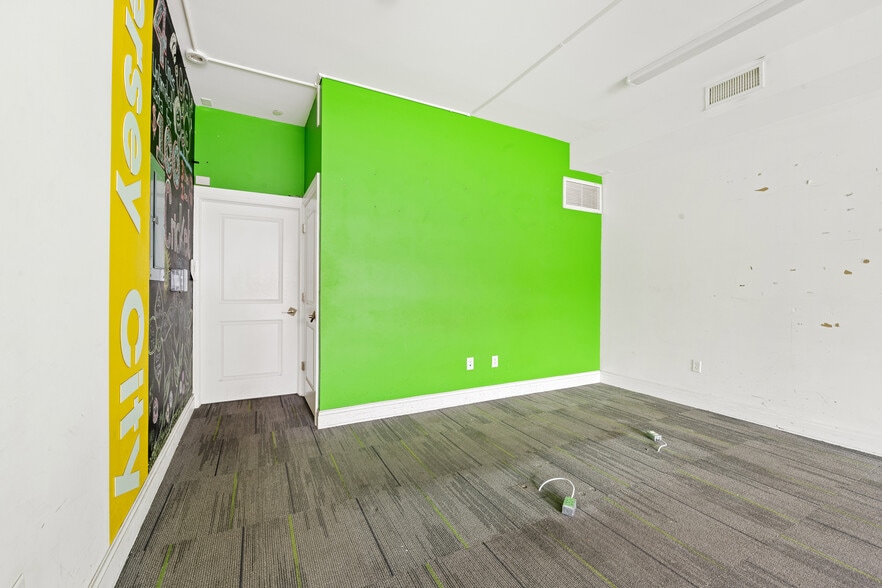 More Photos Of 335 Central Ave, Jersey City Apartments For Lease