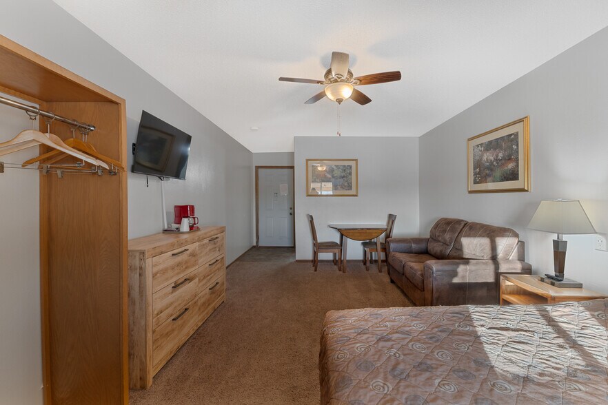 More Photos Of 19389 Frontage Rd, Detroit Lakes Hotel For Sale