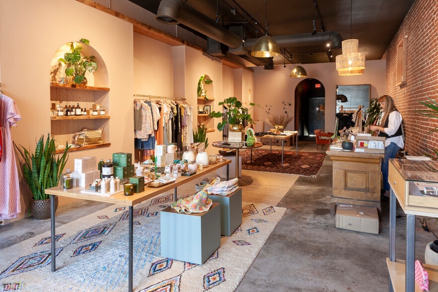 More Photos Of 5924 N Figueroa St, Los Angeles Storefront For Lease