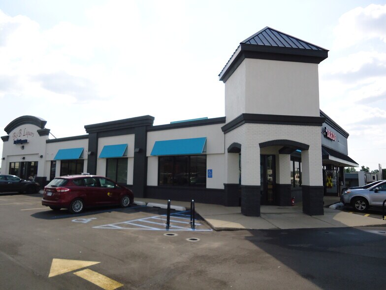 More Photos Of 2440 28th St SE, Grand Rapids General Retail For Lease