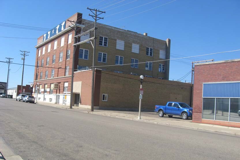 More Photos Of 108 N Mandan St, Bismarck Storefront Retail Office For Sale