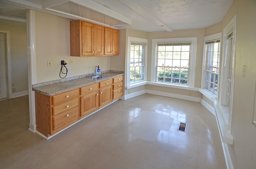 More Photos Of 2650 Dover Center Rd, Westlake Medical For Sale