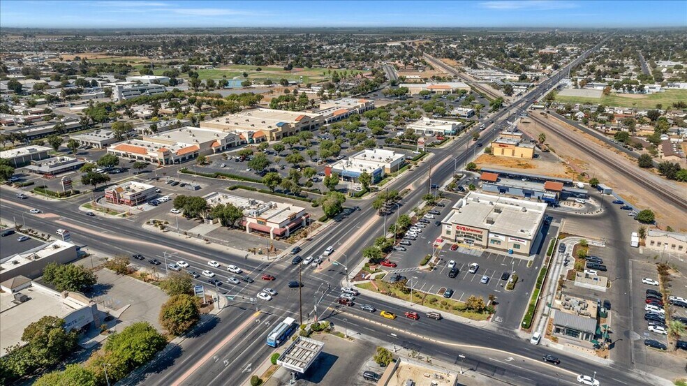 More Photos Of 580 N 11th Ave, Hanford Freestanding For Lease