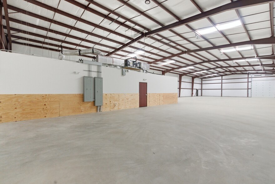 More Photos Of 764 Soechting Rd, New Braunfels Unknown For Lease