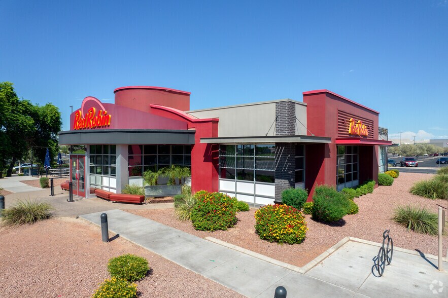 More Photos Of 2716-2810 S Market St, Gilbert Unknown For Lease