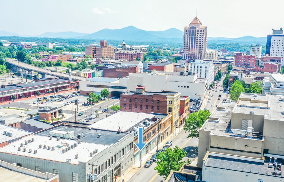 More Photos Of 319 Campbell Ave SW, Roanoke General Retail For Lease