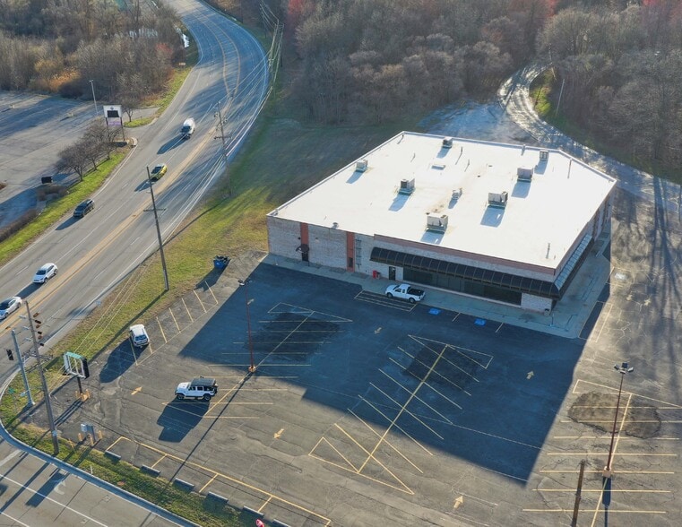 More Photos Of 1551-1623 S Woodland Ave, Michigan City Office For Sale