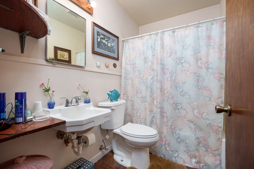 More Photos Of 3966 FM 1781, Rockport Specialty For Sale