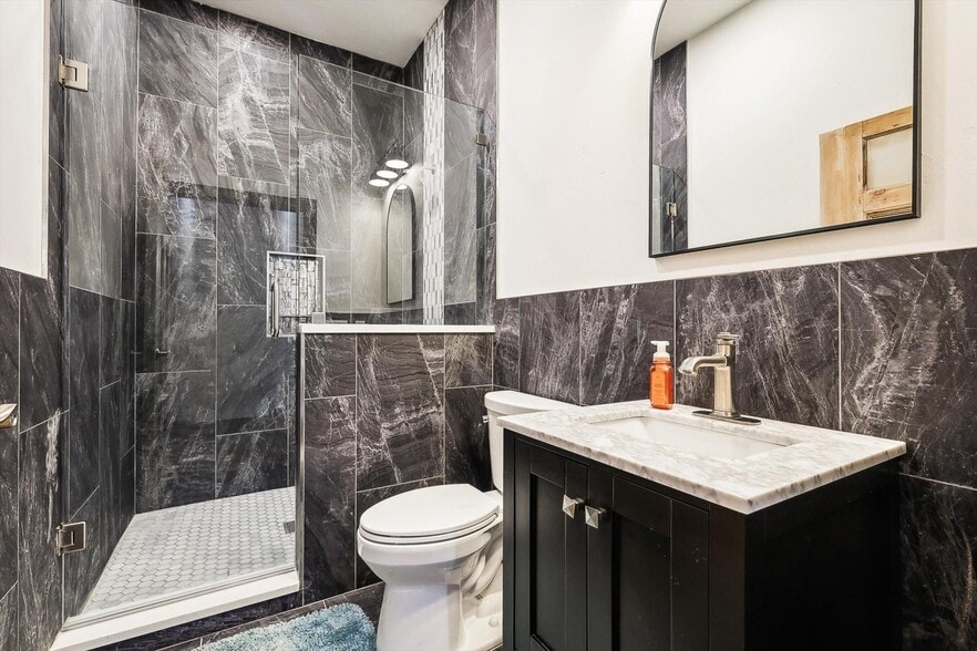 More Photos Of 9408 Learjet Ln, McKinney Airplane Hangar For Sale