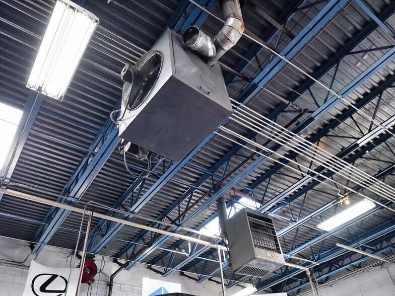 More Photos Of 5000 W Cermak Rd, Cicero Auto Repair For Sale