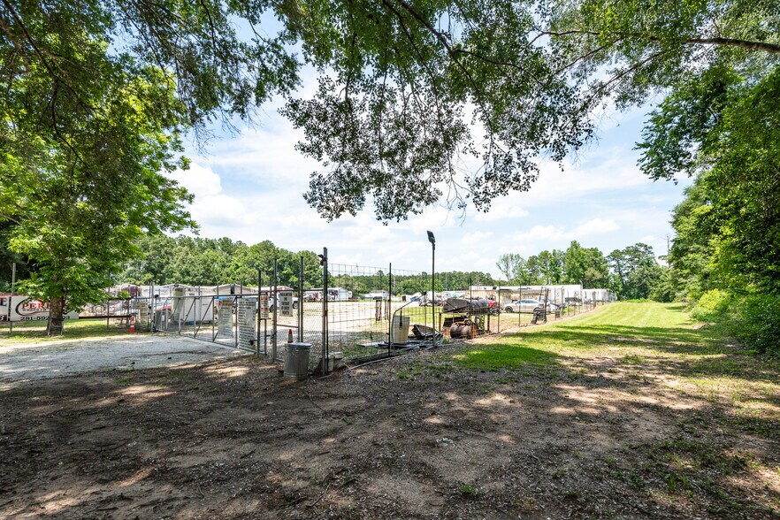 More Photos Of 7820 FM 1010 Rd, Cleveland General Retail For Sale