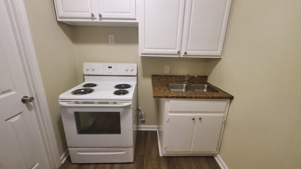 More Photos Of 120 2nd St, Winder Apartments For Sale